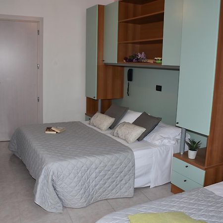 Hotel Gambrinus Rimini Buitenkant foto