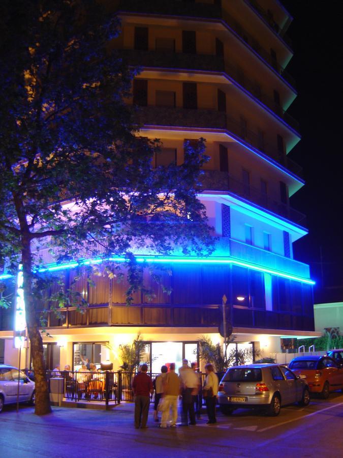 Hotel Gambrinus Rimini Buitenkant foto