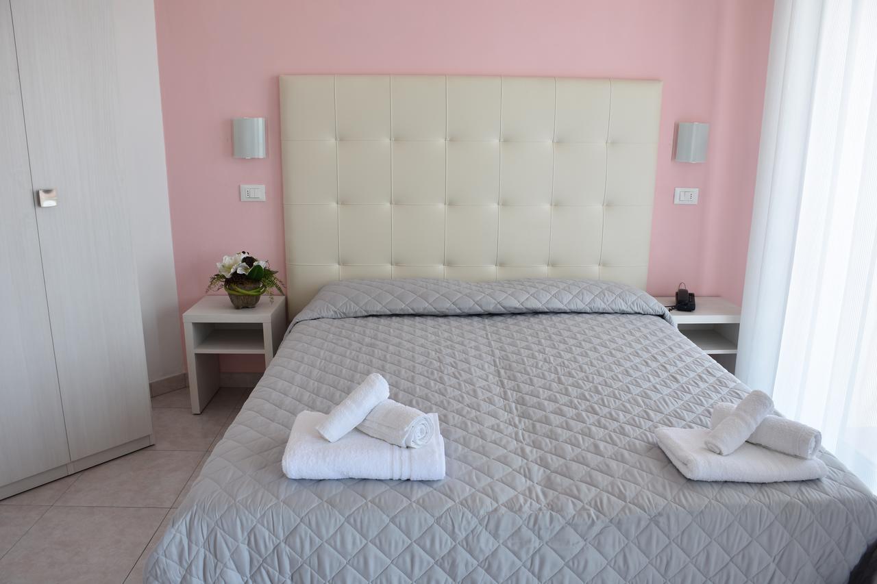 Hotel Gambrinus Rimini Buitenkant foto