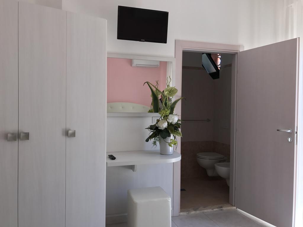 Hotel Gambrinus Rimini Buitenkant foto