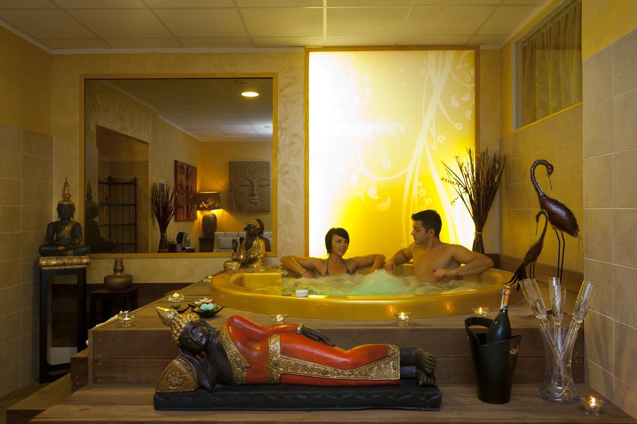 Hotel Gambrinus Rimini Buitenkant foto
