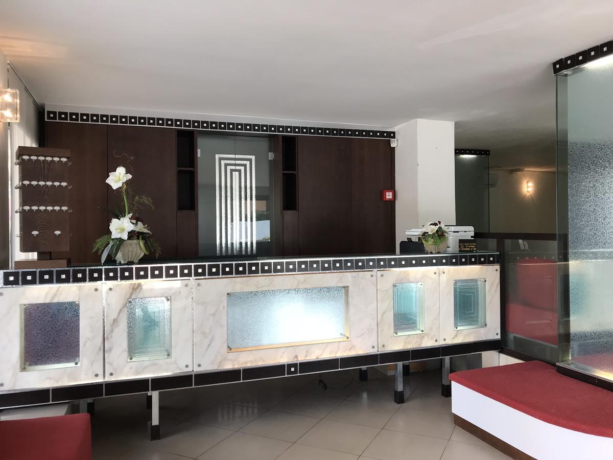 Hotel Gambrinus Rimini Buitenkant foto